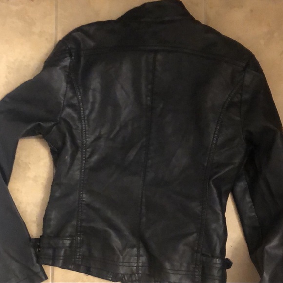 form fitting faux lwather jacket - Picture 2 of 2